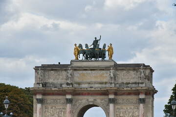 Fototapeta na wymiar Arco de triunfo del Carrusel, jardín de las Tullerías.Tuileries garden, Carousel Triumphal Arch