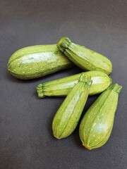 zucchini of natural origin to prepare vegetarian food