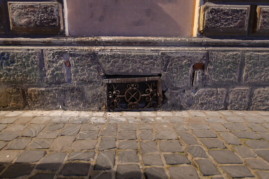 Coladera antigiua en Brasov, Rumania 