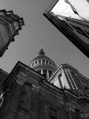 la cattedrale a Novara