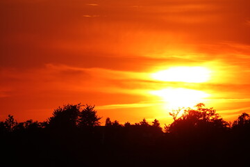 Fototapeta na wymiar sunset and red sky in Zülpich