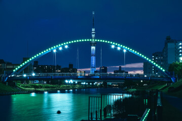 東京スカイツリーの夜景（弓と矢）