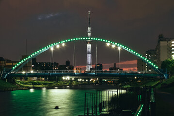 東京スカイツリーの夜景（弓と矢）