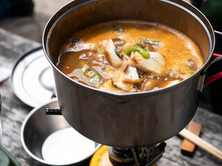 山やキャンプで調理するアウトドアごはん・山ごはん【スープカレー】