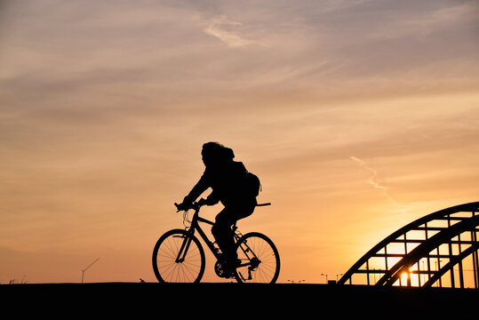 夕景と自転車