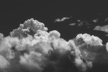 背景素材　夏の空に出来た大きな雲