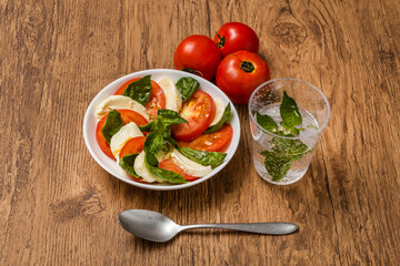 
タイトル 	イタリアンサラダ カプレーゼ　Caprese((Cheese and tomato)