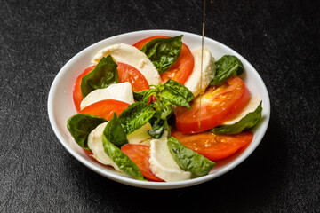 
タイトル 	イタリアンサラダ カプレーゼ　Caprese((Cheese and tomato)