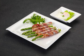 Asparagus with bacon