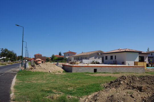 Chantier de construction de maison en brique de lotissent d'habitation de maison neuve en projet de logement en France dans une ville ou village