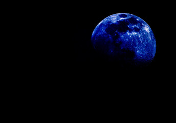 Lune bleue
