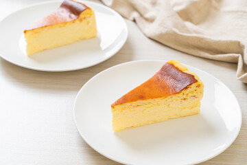 burn cheesecake on white plate