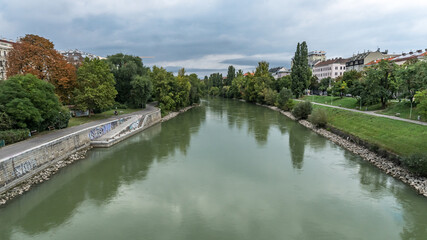 Fototapeta na wymiar View of the river in the city