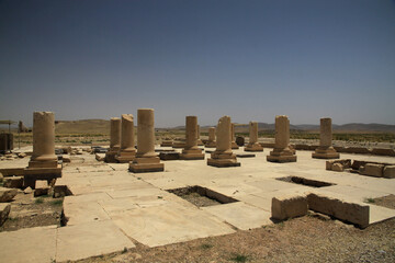 kamienne ruiny starożytnego miasta persepolis w iranie