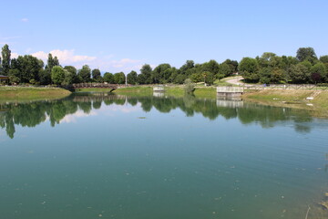 Fototapeta na wymiar beautiful view and reflection of a lake