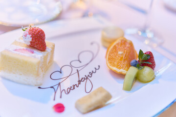 美味しそうな苺のケーキ。結婚式のウェディングケーキ。