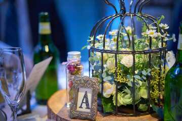 綺麗なテーブル装飾。結婚式のイメージ。