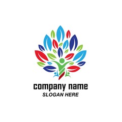 Obraz premium Human Tree Logo Design. Healthy People Tree Logo. People Tree Logo stock vector. Illustration of human 