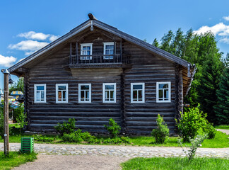 Fototapeta na wymiar Old wooden house.