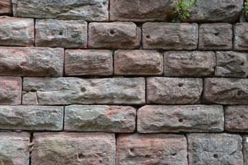 Grès rose, mur d'un château en ruine, château de Grand Hohnack dans les Vosges