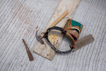 cinnamon sticks on wooden background