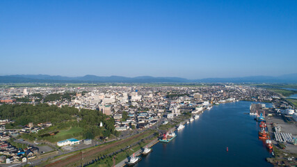 Fototapeta na wymiar 山形県酒田市の街並みの空撮