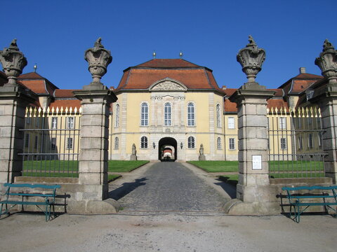 Schloss Fasanerie bei Fulda Barockes Tor und Zaun