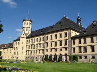 Fototapeta na wymiar Stadtschloss und Schlossgarten Schloss Fulda