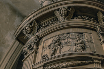 Fototapeta na wymiar Inside shot of Église Saint Michel de Dijon, in France.