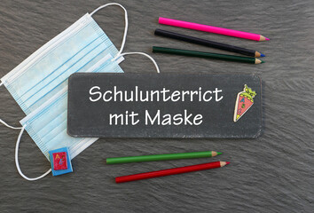 Schulunterricht mit Maske