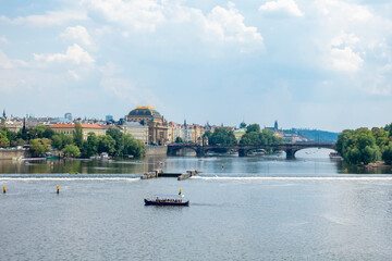 Rzeka łódź most panorama stare miasto czechy praga © Dariusz