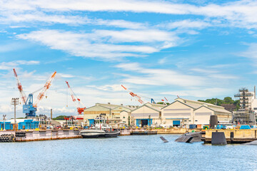 yokosuka, japan - july 19 2020: United States Navy valiant-class tug Puyallup YT-806 in front of...