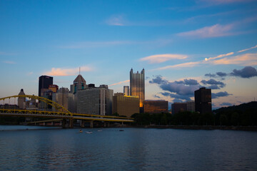 Fototapeta na wymiar Pittsburgh Skyline