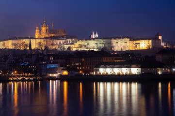 Obraz na płótnie Canvas Prague by night