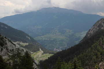 Fototapeta na wymiar Views of the Alps in the ski resort of Claviere.