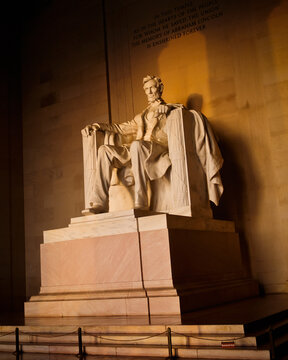 Lincoln Memorial At Sunrise