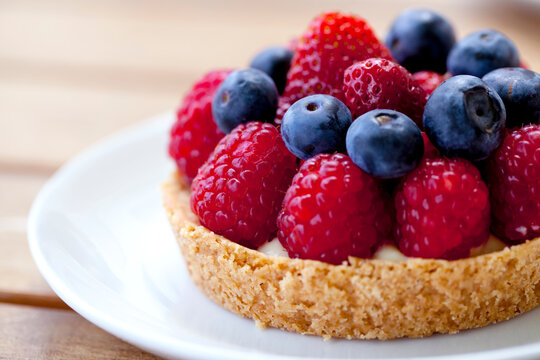 Blueberry and raspberry tart