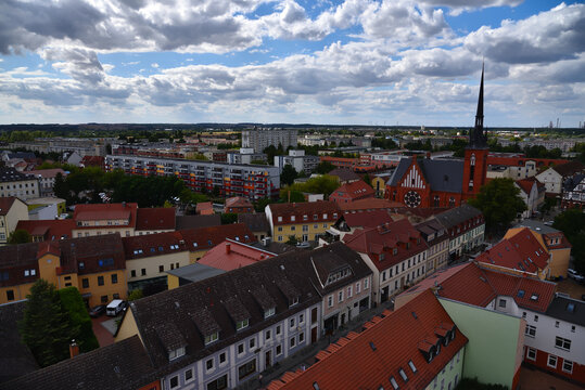 Stadt, Ortsbild, Schwedt, Bauwerk, Architektur, Turm, Kirche, rot, Haus, urban, aerial, Stra&szlig;e, anreisen, Fremdenverkehr, Uckermark, Sommer, Deutschland, Europa, Baum, Panorama, Horizont, Silhouette, 