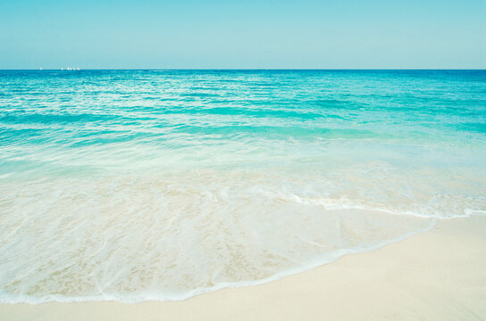 ocean scene from cuba