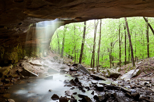 Arkansas Waterfall Phenomenon Named the Glory Hole