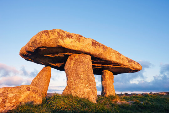 Lanyon Quoit burial chamber, Madron, near Penzance, Lands End, Cornwall.