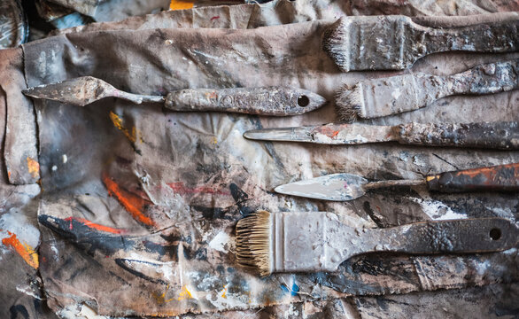Brushes and painter's work tools