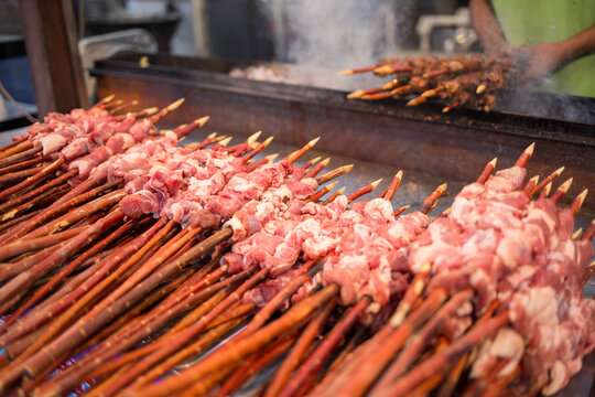 Muslim Snacks in Xi_&Ocirc;&oslash;&Omega;&Ocirc;&oslash;&Omega;an,China