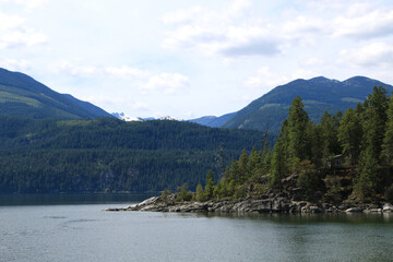 Obraz premium Mountain Lake View In Summer