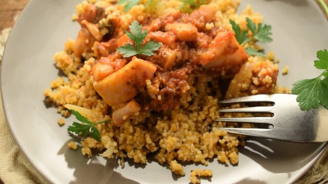 Cuscus con il polpo ft0208_0645 Couscous met octopus au poulpe