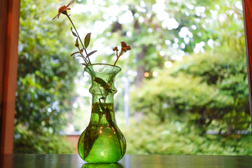 ハナ　花瓶