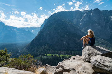 Overlooking Yosemite Valley, Yosemite National Park, California - obrazy, fototapety, plakaty