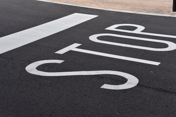 道路　STOP