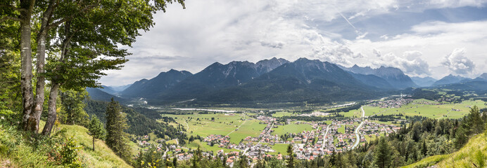 Blick vom Krepelschrofen auf Wallgau