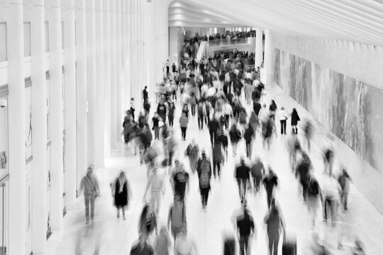 Persone Al Passaggio Della Metropolitana A New York